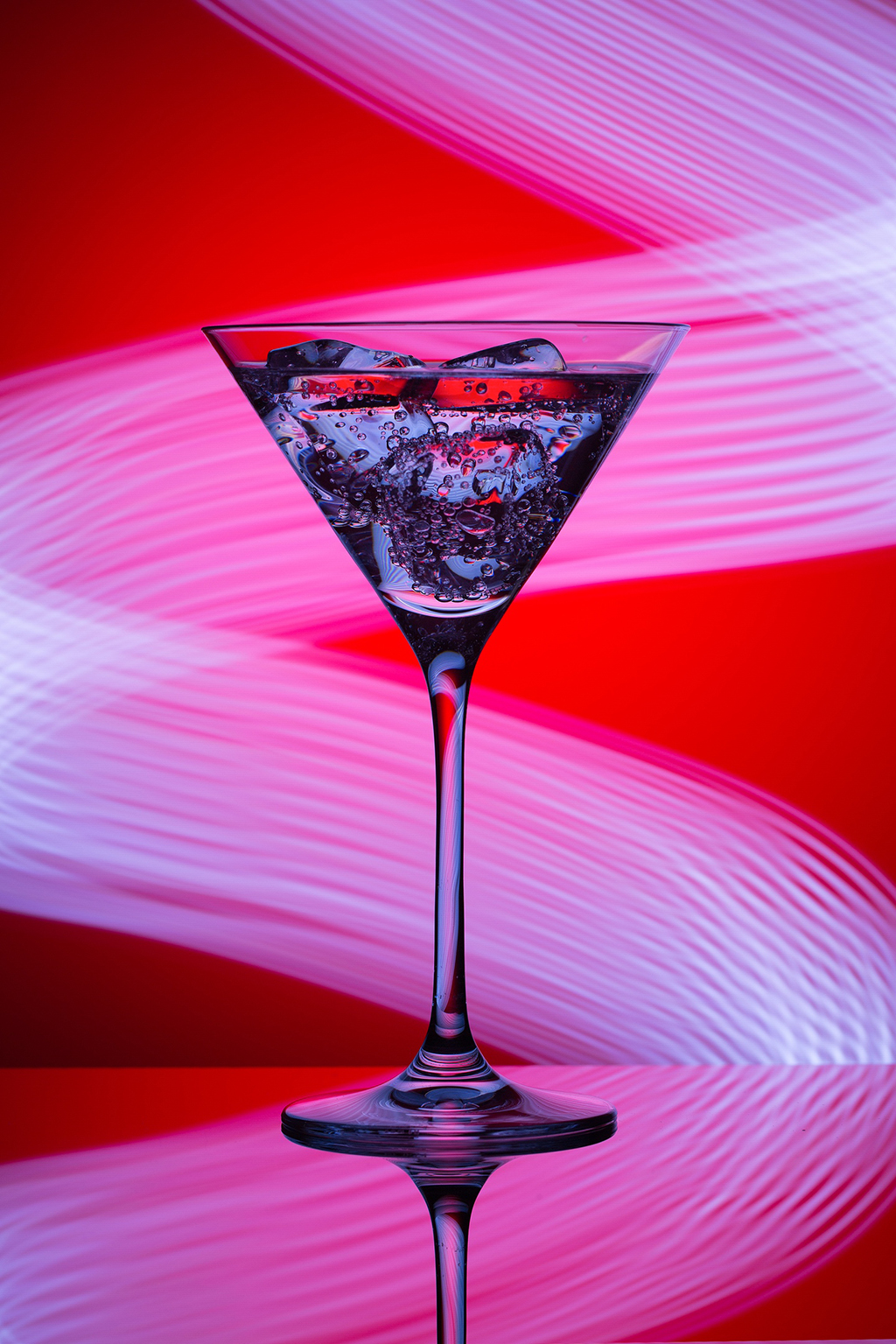 Рекламная фуд фотография неонового коктейля для баров и ресторанов г. Сочи. Сделана в процессе фотосъемки для ресторана